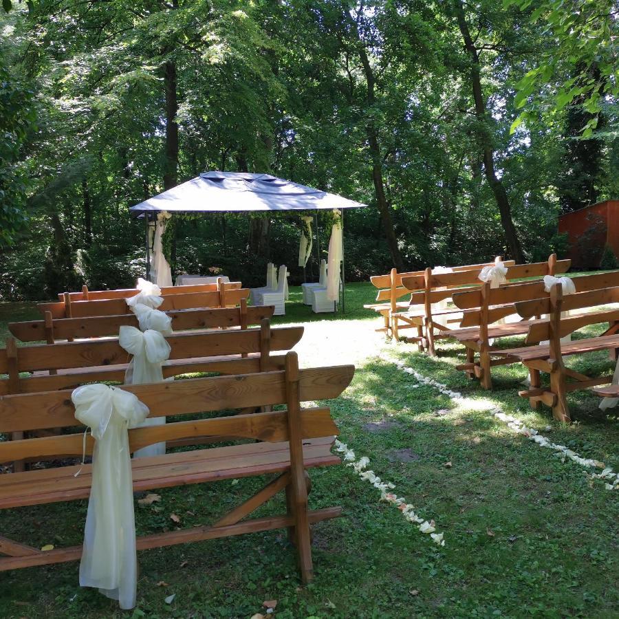 Park Hedervar Exterior photo
